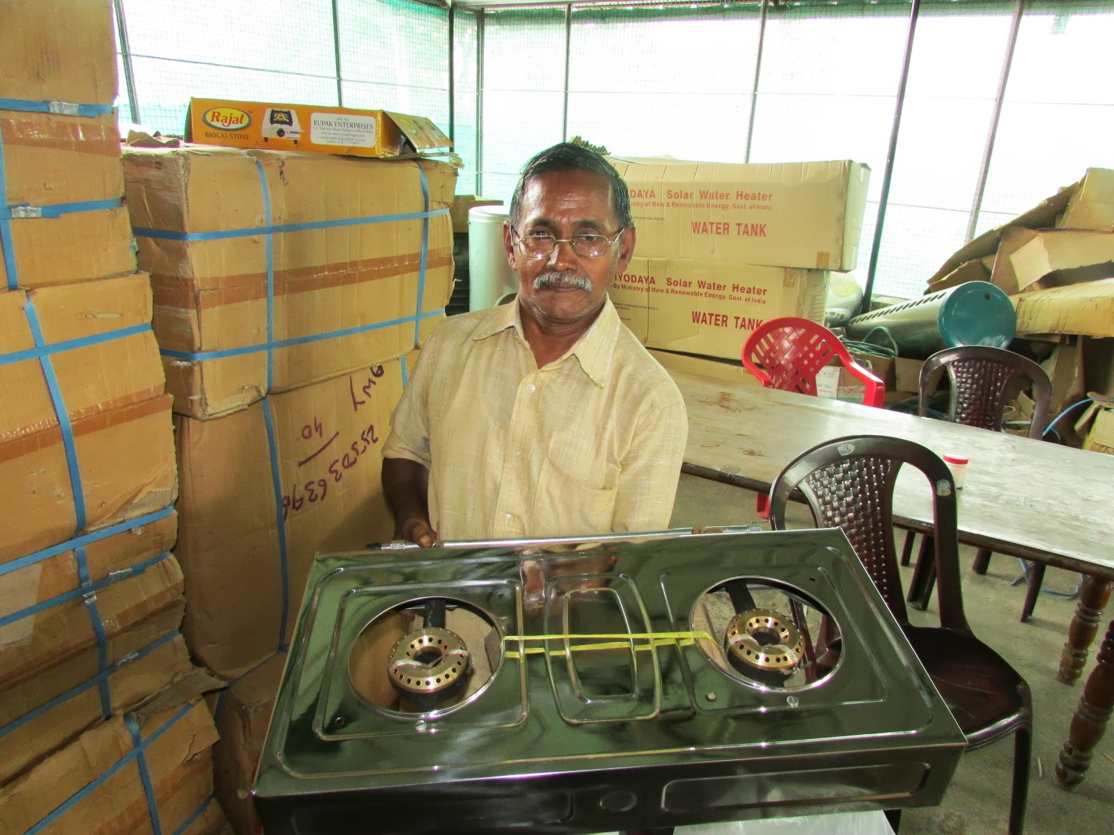 Andhyodaya biogas stove top.